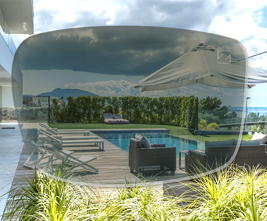 Blick durch ein getöntes Brillenglas